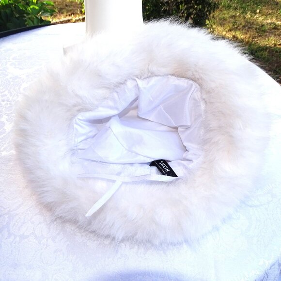 White Manmade Ladies Fur Hat Beautiful New! - Picture 5 of 5